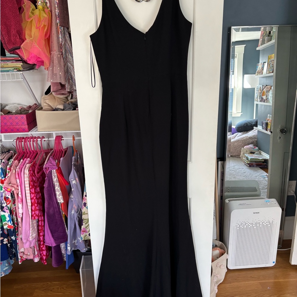 Dress the Population Black iris slit crepe gown